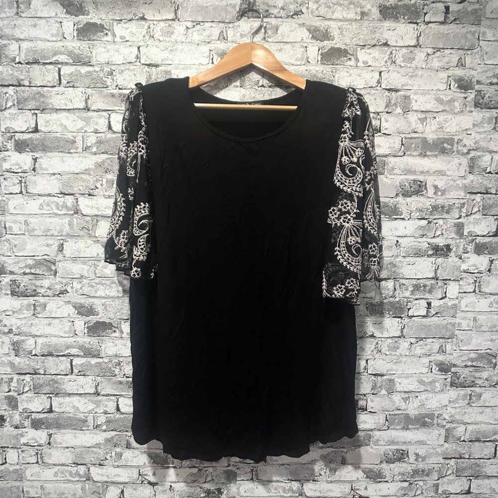 EUC Kim & Cami Black Blouse w/ White Pattern Women's Size 3X